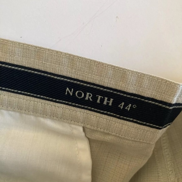 Men's North 44 Degrees light tan gray pleated front chino Bermuda shorts size 38 - Picture 9 of 10